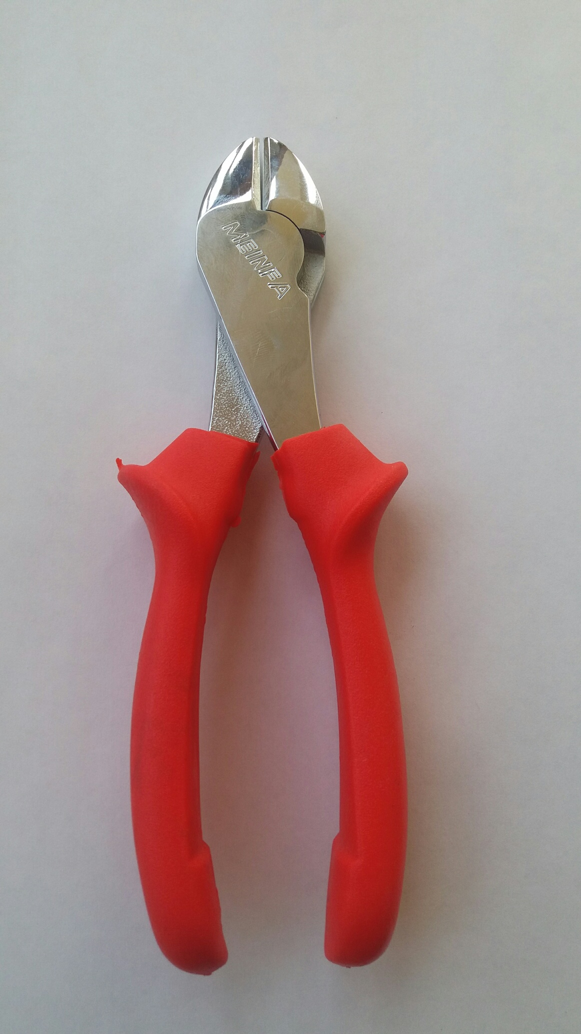 Cutting pliers 7"